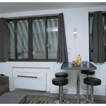 Arc De Triomphe & Trocadero Square - Vacation Apartamento Paris