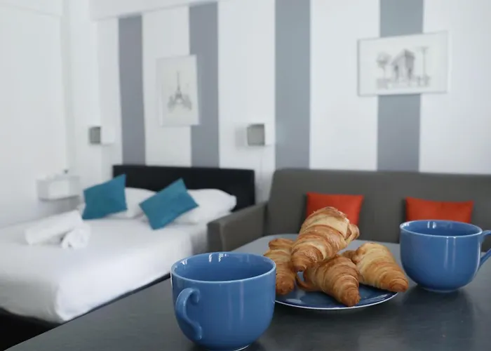 Arc De Triomphe & Trocadero Square - Vacation Apartman *