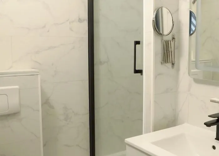 Arc De Triomphe & Trocadero Square - Vacation