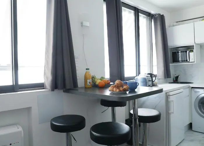 Arc De Triomphe & Trocadero Square - Vacation Apartamento Paris